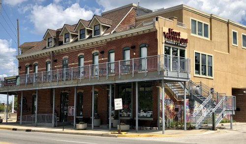 "Kurt Vonnegut Museum and Library Indianapolis July 2022" by Indie Taylor, Wikimedia Commons (https://en.m.wikipedia.org/wiki/File:Kurt_Vonnegut_Museum_and_Library_Indianapolis_July_2022.jpg)