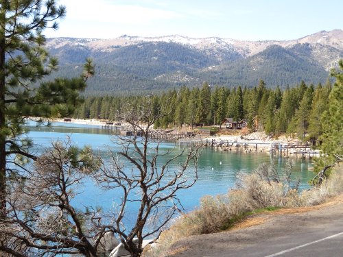 By Ken Lund from Reno, Nevada, USA - Lake Tahoe, Incline Village, Nevada, CC BY-SA 2.0, https://commons.wikimedia.org/w/index.php?curid=45450609