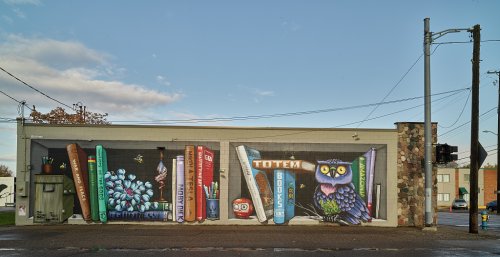 Totem Books (Photo by Carol M. Highsmith, Library of Congress)