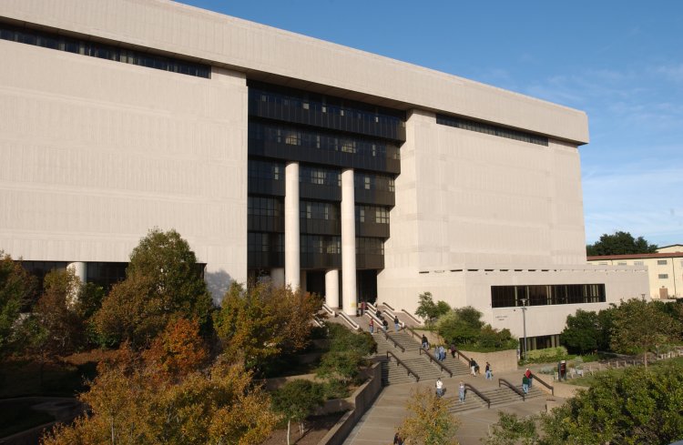 By TxStateFAN - Own work, CC BY-SA 3.0, https://commons.wikimedia.org/w/index.php?curid=7905161