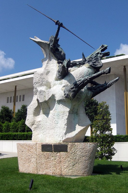 "Washington DC - Foggy Bottom: John F. Kennedy Center for the Performing Arts - Don Quixote" by Wally Gobetz, CC 2.0 (https://www.flickr.com/photos/wallyg/3609567146)