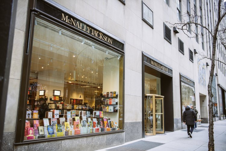 Storefront of McNally Jackson Books in Rockefeller Center.