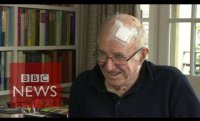 Clive James 'near to death but thankful for life' - BBC News